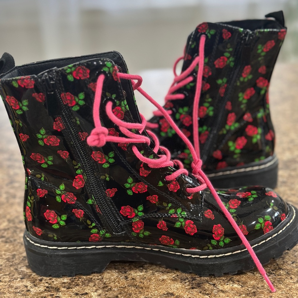 Betsey Johnson Elite Boots - Picture 2 of 4